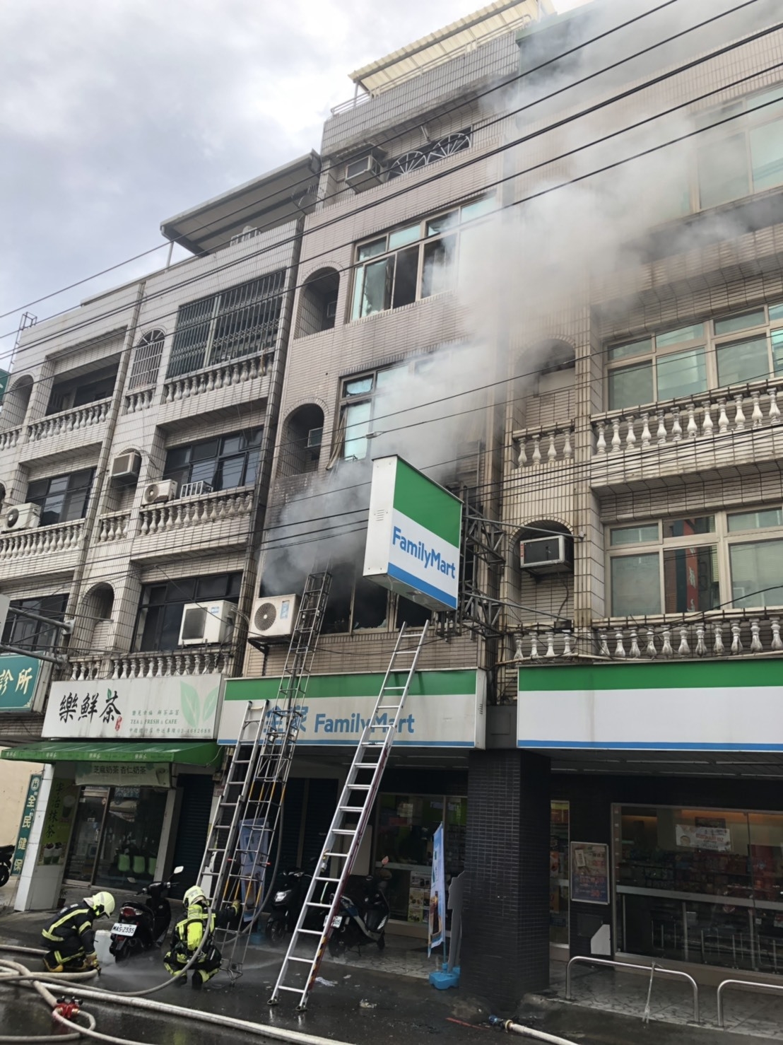 中華民國內政部消防署全球資訊網 最新消息 災情訊息 住宅火災 9日桃園市中壢區龍岡路住宅火災 已撲滅 救出4人送醫